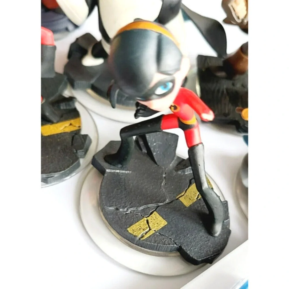 Disney Infinity Game Lot with Figures‎